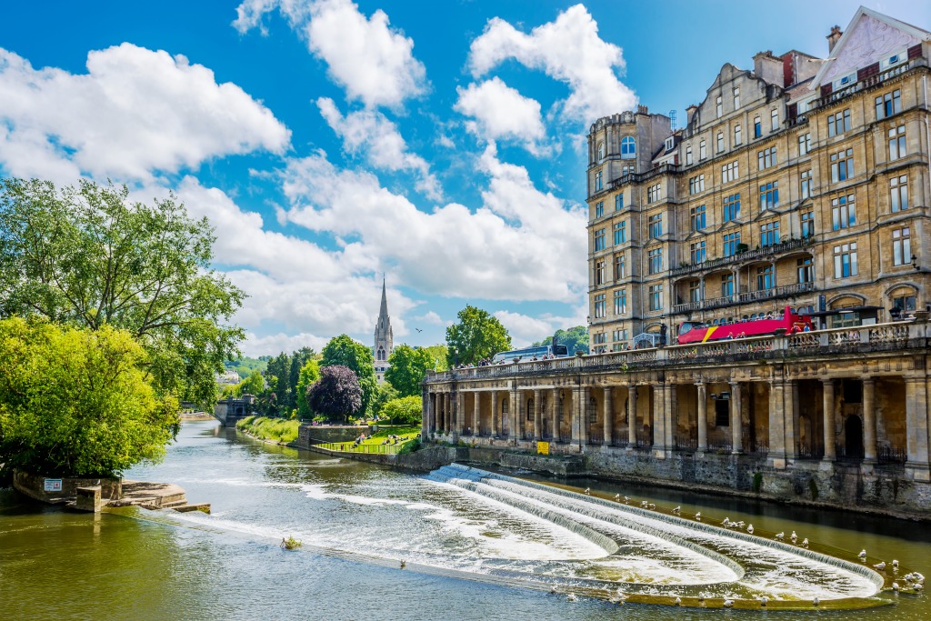 View from the Pulteney Bridge in Bath jigsaw puzzle in Cachoeiras puzzles on TheJigsawPuzzles.com