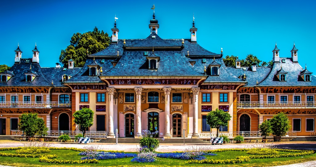 Schloss Pillnitz, Dresde jigsaw puzzle in Châteaux puzzles on TheJigsawPuzzles.com