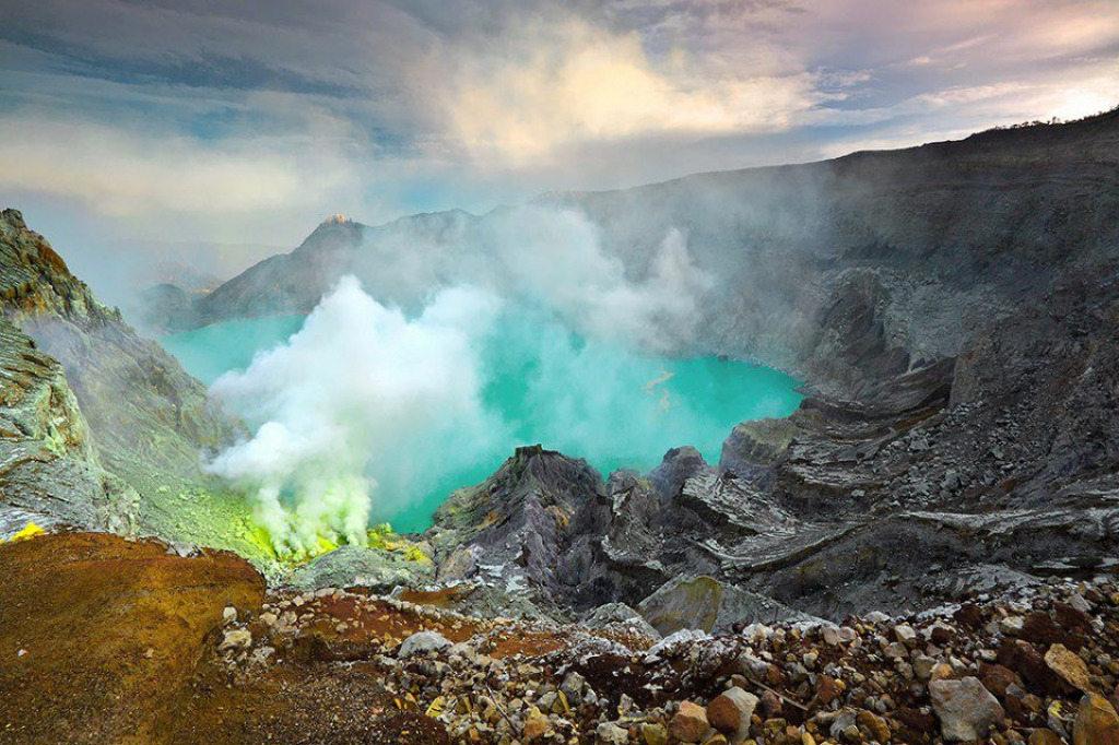 Ijen Crater, Indonesia jigsaw puzzle in Doug Hickey puzzles on TheJigsawPuzzles.com