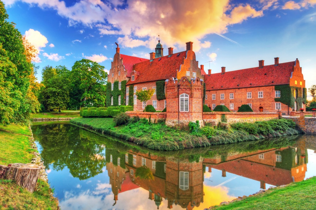 Trolle-Ljungby Castle, Southern Sweden jigsaw puzzle in Castles puzzles on TheJigsawPuzzles.com
