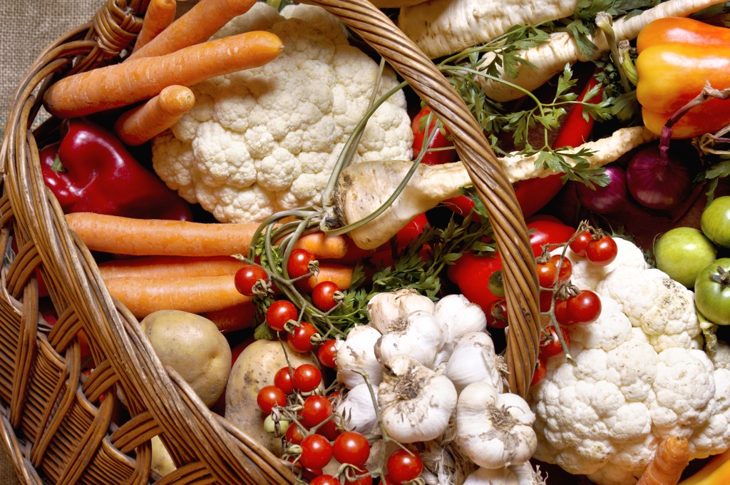 Fresh Vegetables in a Basket jigsaw puzzle in Fruits & Veggies puzzles on TheJigsawPuzzles.com
