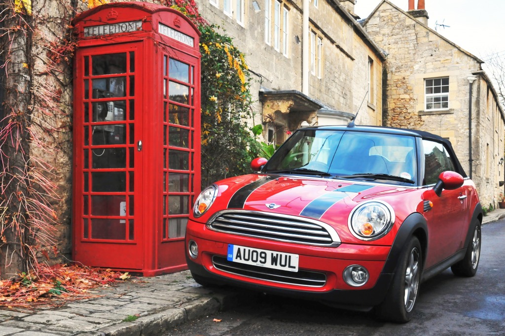 Mini Cooper em Turleigh, Reino Unido jigsaw puzzle in Carros & Motos puzzles on TheJigsawPuzzles.com