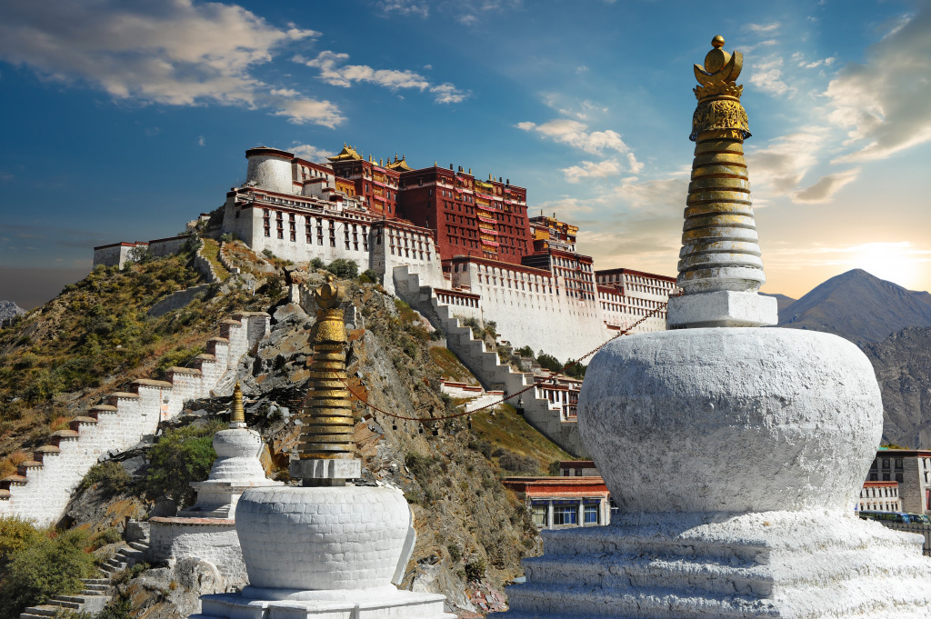 The Potala Palace in Lhasa, Tibet jigsaw puzzle in Castles puzzles on TheJigsawPuzzles.com