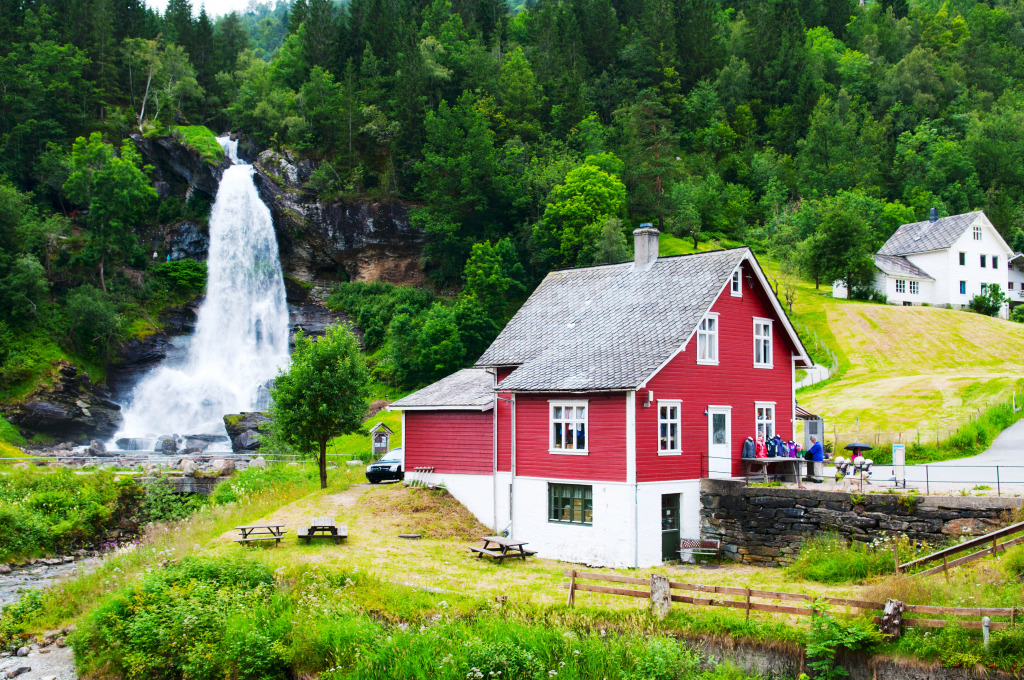 Традиционный норвежский деревянный дом jigsaw puzzle in Водопады puzzles on TheJigsawPuzzles.com