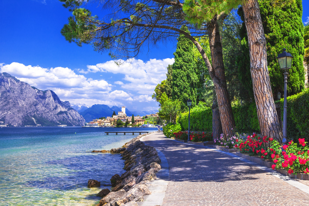 Lago di Garda, Northern Itlay jigsaw puzzle in Great Sightings puzzles on TheJigsawPuzzles.com