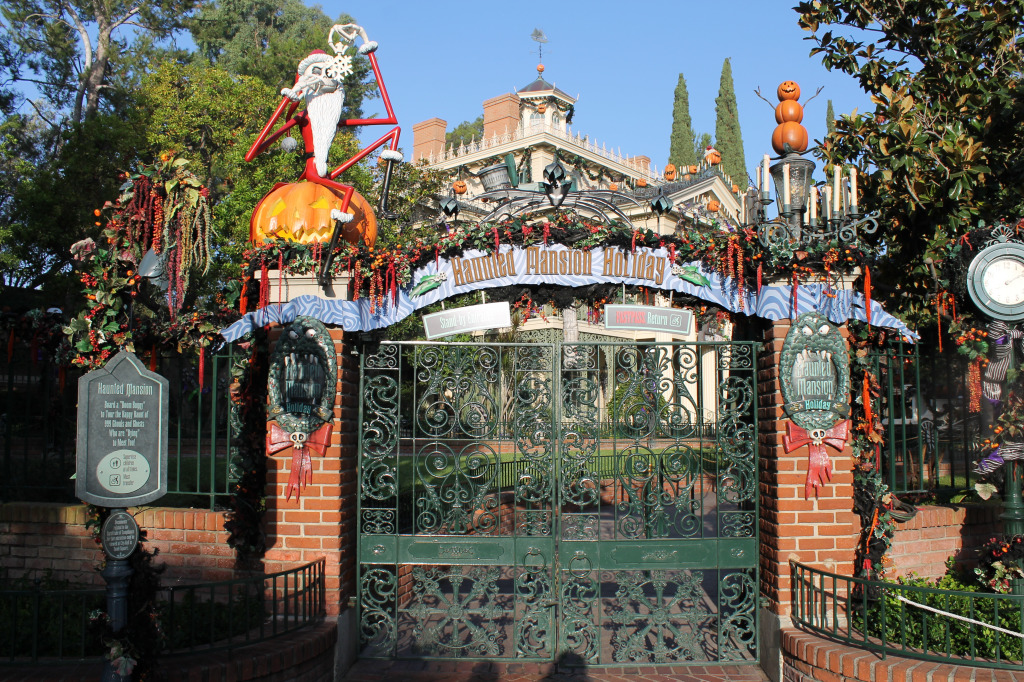 Haunted Mansion jigsaw puzzle in Halloween puzzles on TheJigsawPuzzles.com