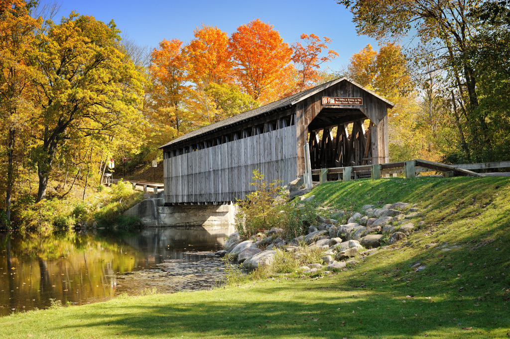 Pont couvert de Fallasburg, Lowell Michigan jigsaw puzzle in Ponts puzzles on TheJigsawPuzzles.com