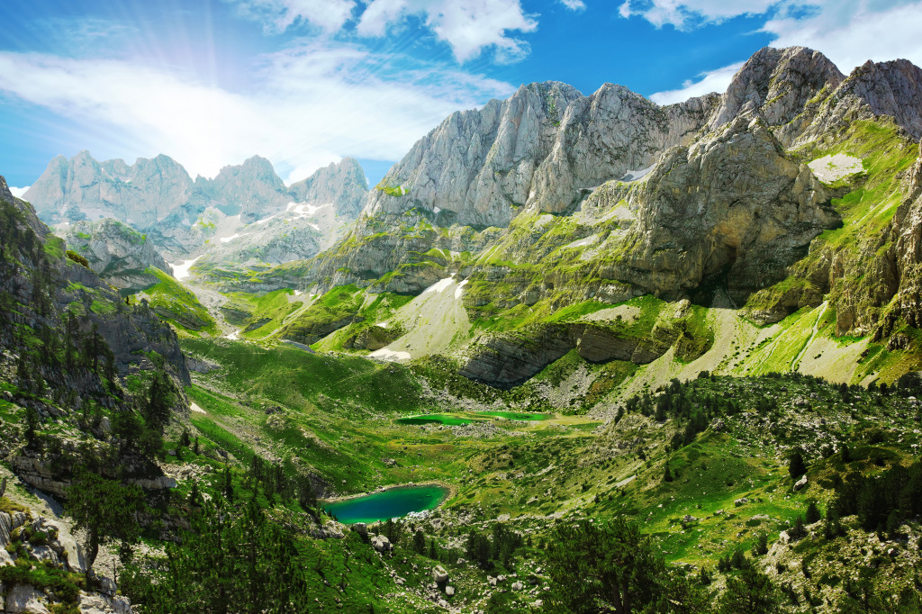 Bergseen in den Albanischen Alpen jigsaw puzzle in Großartige Landschaften puzzles on TheJigsawPuzzles.com