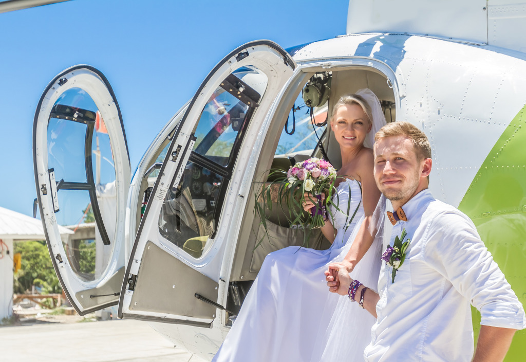 Helicopter Ride for the Newlyweds jigsaw puzzle in People puzzles on TheJigsawPuzzles.com