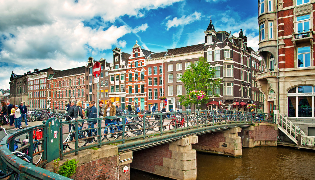 Canaux d'Amsterdam jigsaw puzzle in Ponts puzzles on TheJigsawPuzzles.com