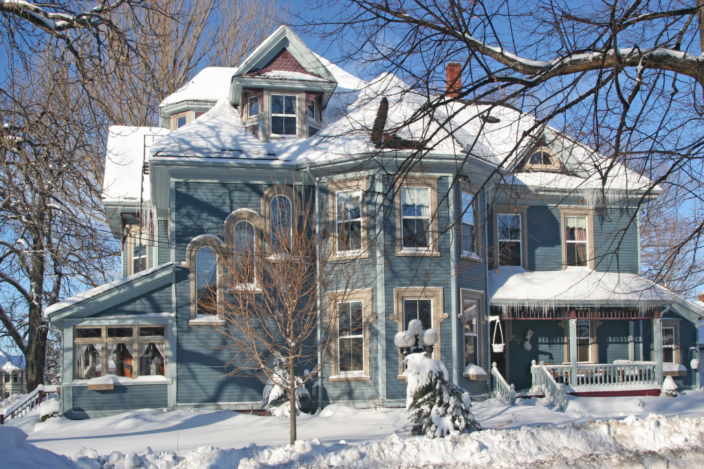 Victorian House Covered with Snow jigsaw puzzle in Street View puzzles on TheJigsawPuzzles.com