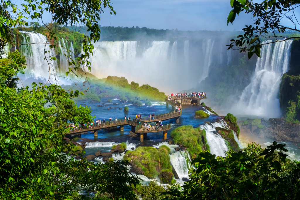 Tourists at the Iguazu Falls jigsaw puzzle in Waterfalls puzzles on TheJigsawPuzzles.com