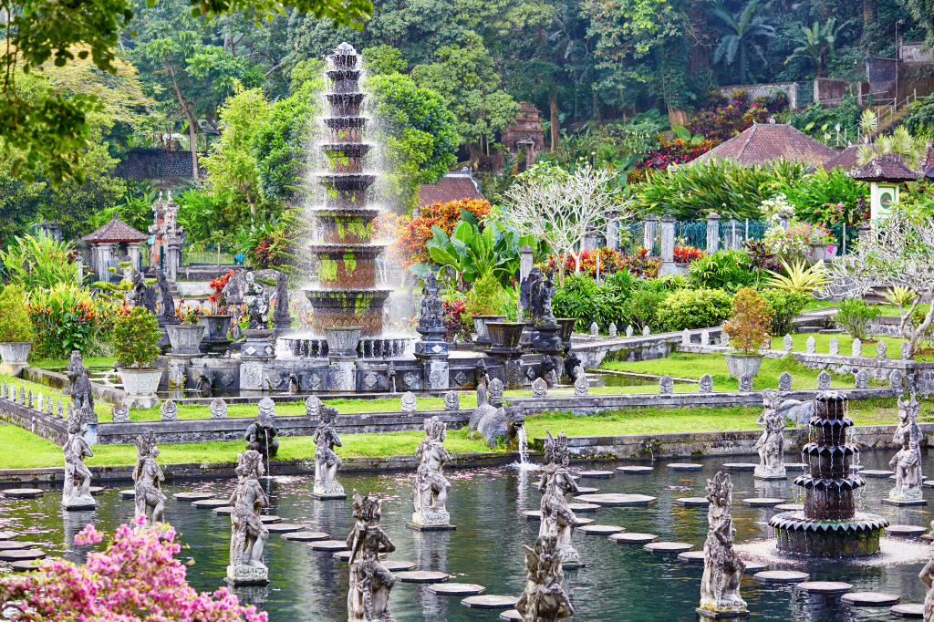 Водный дворец Тирта Гангга, Бали, Индонезия jigsaw puzzle in Водопады puzzles on TheJigsawPuzzles.com