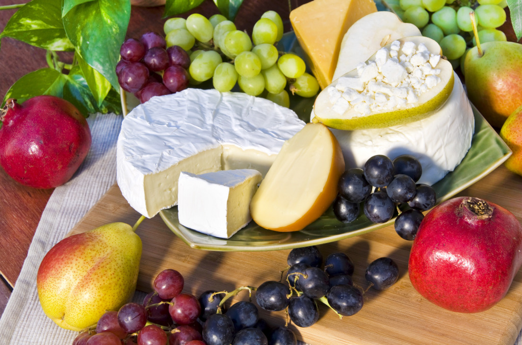 Cheese Plate with Grapes and Pears jigsaw puzzle in Food & Bakery puzzles on TheJigsawPuzzles.com