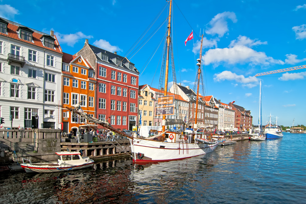 Copenhagen Promenade jigsaw puzzle in Puzzle of the Day puzzles on TheJigsawPuzzles.com