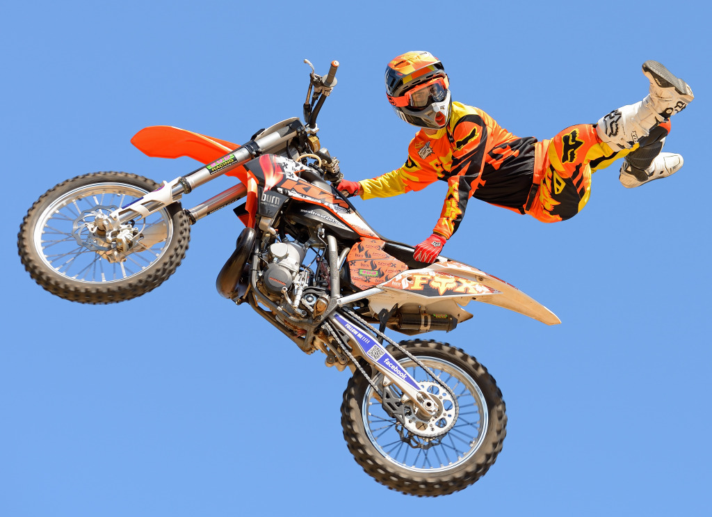 Motocross Freestyle jigsaw puzzle in Pessoas puzzles on TheJigsawPuzzles.com