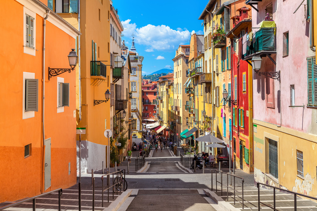 Narrow Street in Nice, France jigsaw puzzle in Street View puzzles on TheJigsawPuzzles.com