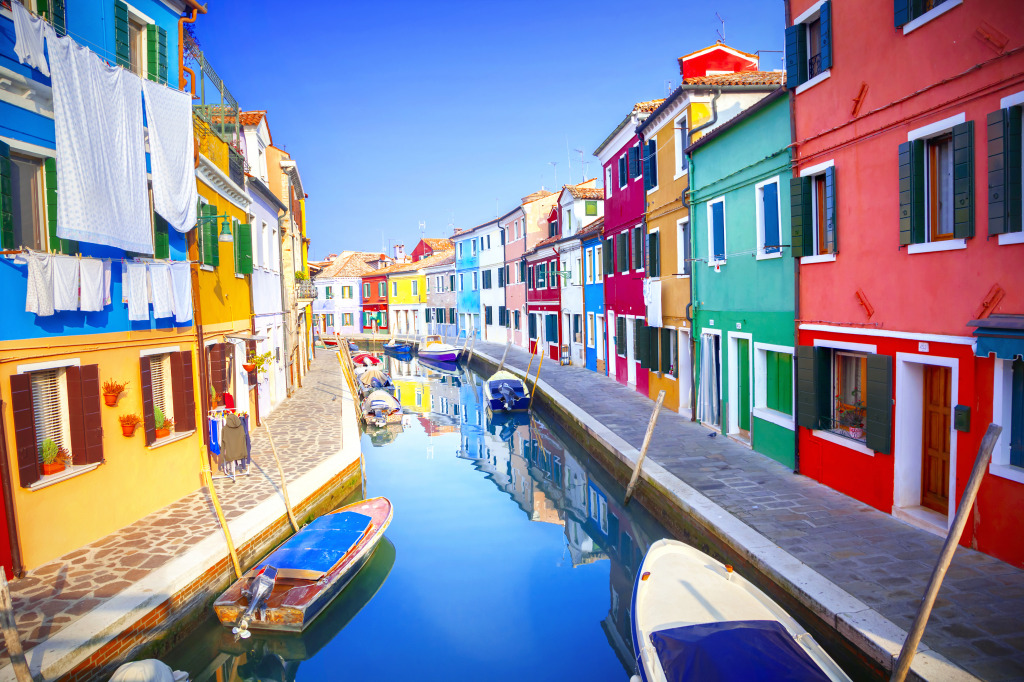 Colorful Houses in Burano, Venice jigsaw puzzle in Puzzle of the Day puzzles on TheJigsawPuzzles.com