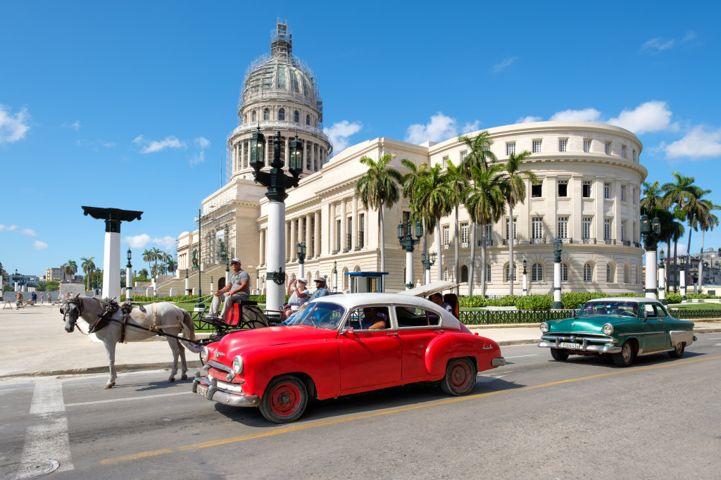 Classic Cars in Downtown Havana jigsaw puzzle in Cars & Bikes puzzles on TheJigsawPuzzles.com