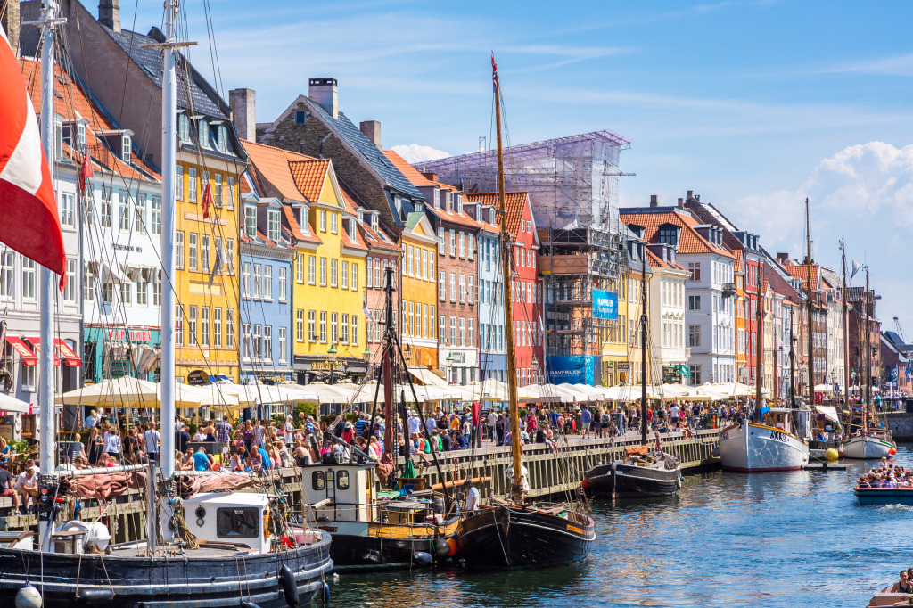 Nyhavn District in Copenhagen, Denmark jigsaw puzzle in Street View puzzles on TheJigsawPuzzles.com