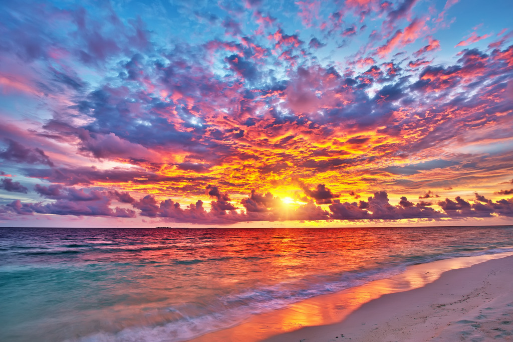 Sunset on Maldives jigsaw puzzle in Puzzle of the Day puzzles on TheJigsawPuzzles.com