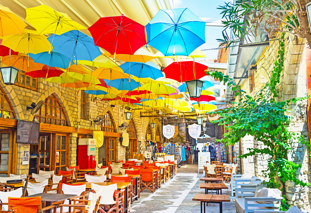 Уличное кафе в Лимассоле, Кипр jigsaw puzzle in Еда и Напитки puzzles on TheJigsawPuzzles.com