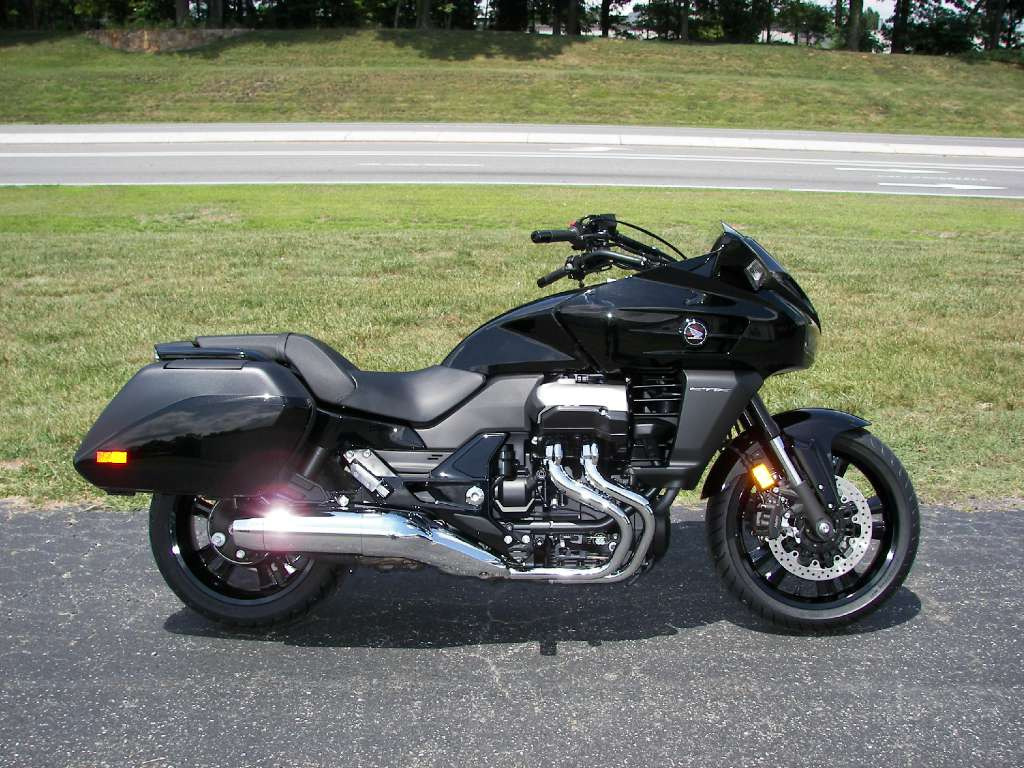 CTX1300 Black with short shield jigsaw puzzle in Scott Robinson puzzles on TheJigsawPuzzles.com