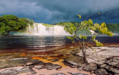 Hacha Waterfall, Venezuela jigsaw puzzle in Waterfalls puzzles on ...
