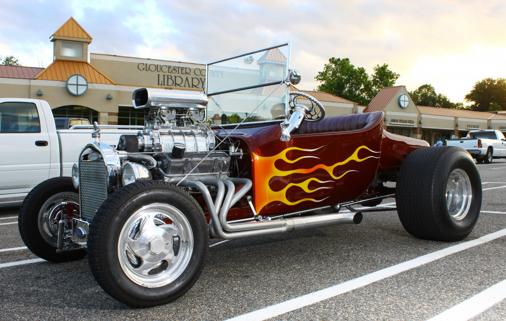 T-bucket Hot Rod in Gloucester Virginia jigsaw puzzle in Autos & Motorräder puzzles on TheJigsawPuzzles.com