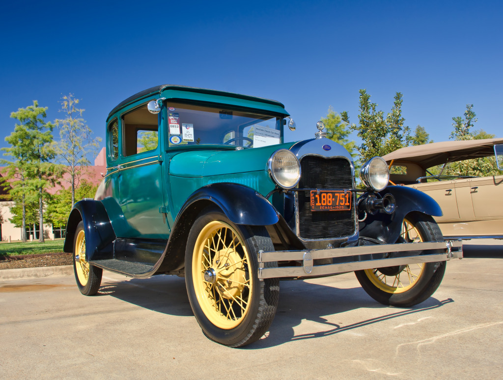 1928 Ford 2 Türen Coupe jigsaw puzzle in Autos & Motorräder puzzles on TheJigsawPuzzles.com