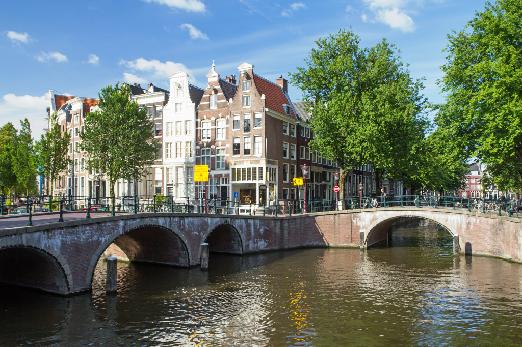 Amsterdam, Les Pays-Bas jigsaw puzzle in Ponts puzzles on TheJigsawPuzzles.com