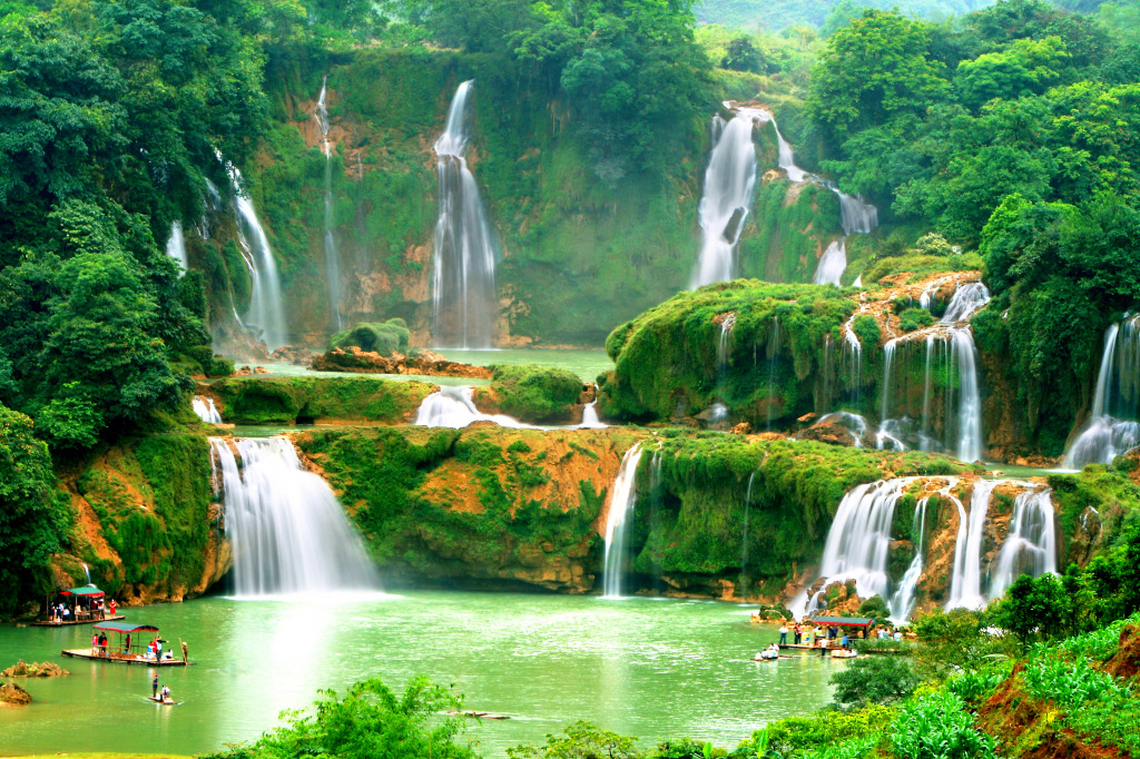 Detian Waterfall In Guangxi, China jigsaw puzzle in Waterfalls puzzles on TheJigsawPuzzles.com