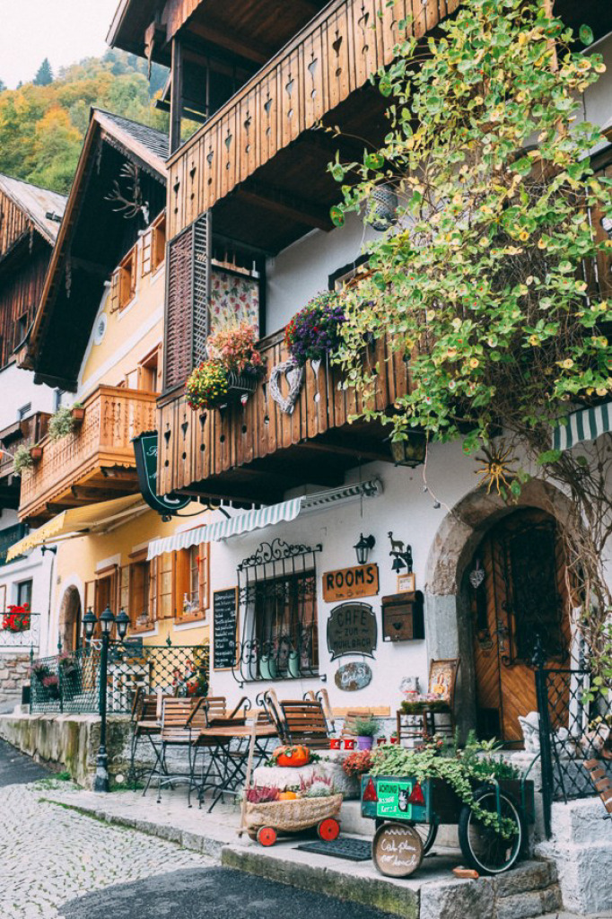 ckanani-europeitinerary-25 jigsaw puzzle in mark james puzzles on TheJigsawPuzzles.com