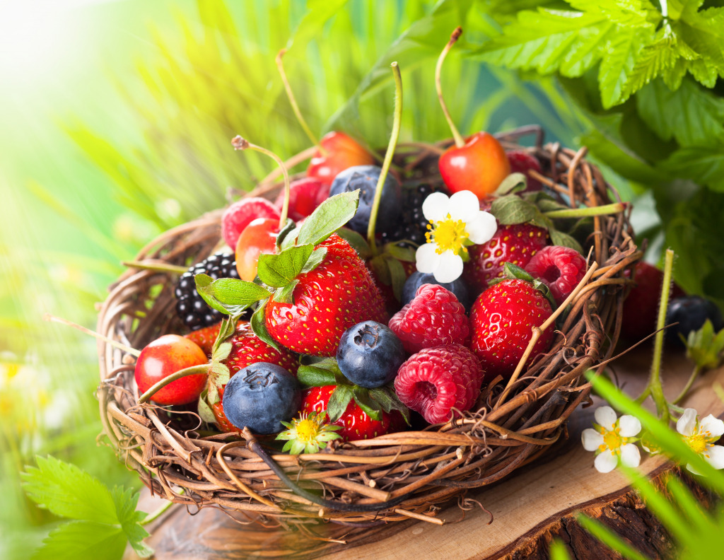 A Basket of Summer Berries jigsaw puzzle in Fruits & Veggies puzzles on TheJigsawPuzzles.com