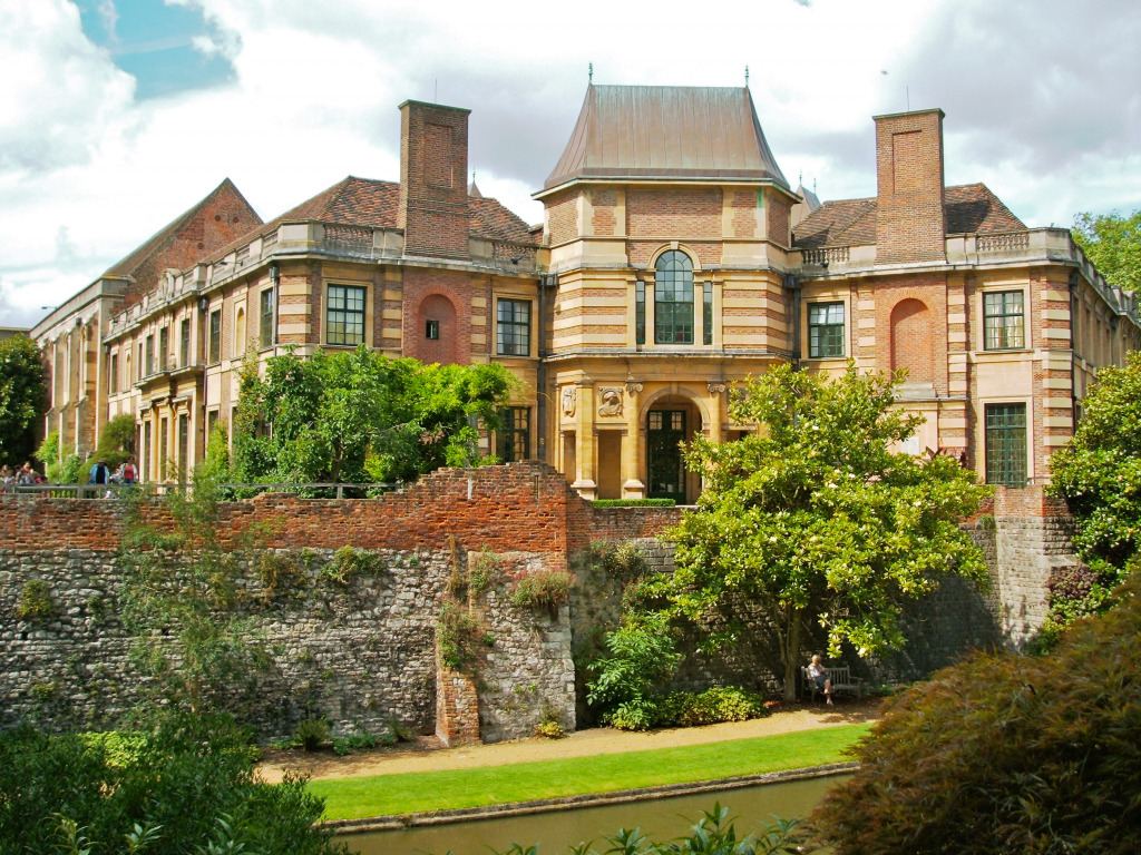 Eltham Palace, South-east London jigsaw puzzle in Castles puzzles on TheJigsawPuzzles.com