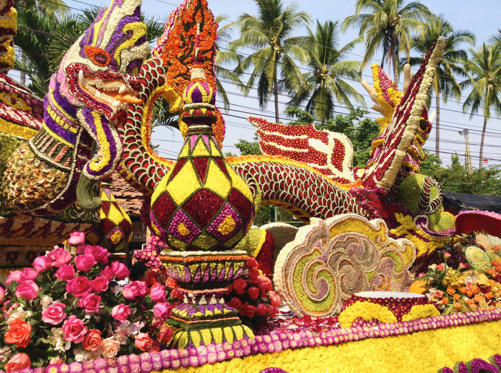 Фестиваль цветов в Чиангмае, Таиланд jigsaw puzzle in Цветы puzzles on TheJigsawPuzzles.com
