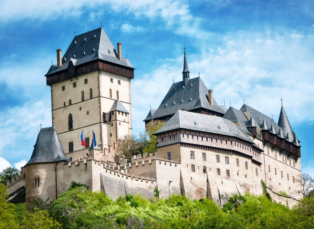 Die Burg Karlstejn, Tschechische Republik jigsaw puzzle in Schlösser puzzles on TheJigsawPuzzles.com