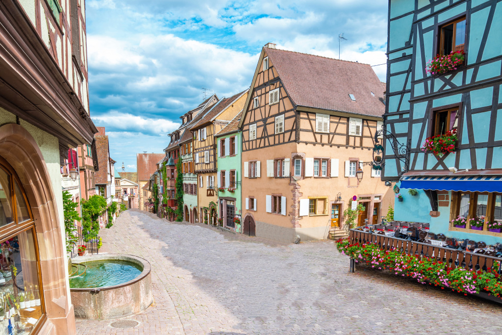 Alley in Riquewihr, France jigsaw puzzle in Street View puzzles on TheJigsawPuzzles.com