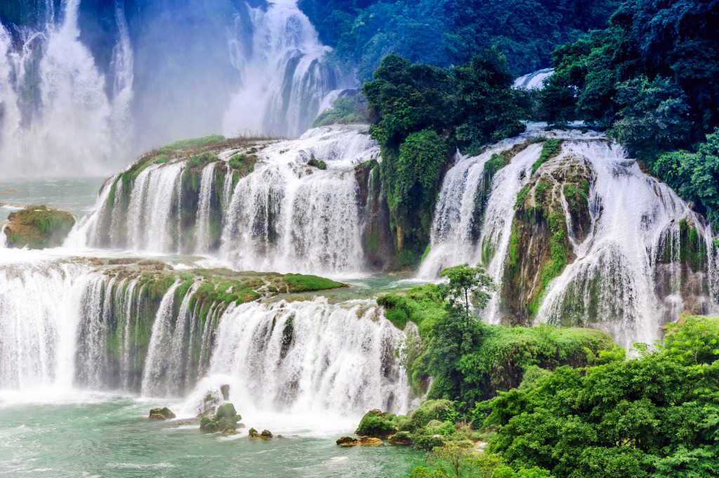 Detian Waterfall, Vietnam jigsaw puzzle in Waterfalls puzzles on TheJigsawPuzzles.com