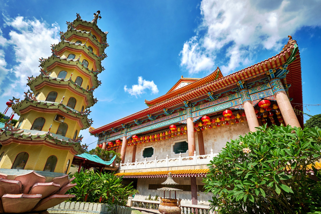 Buddhistischer Tempel Kek Lok Si, Penang, Malaysia jigsaw puzzle in Puzzle des Tages puzzles on TheJigsawPuzzles.com