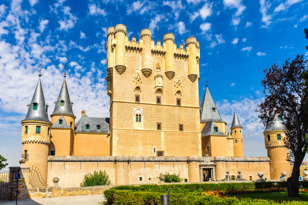 Segovia-Schloss, Alcazar, Spanien jigsaw puzzle in Schlösser puzzles on TheJigsawPuzzles.com