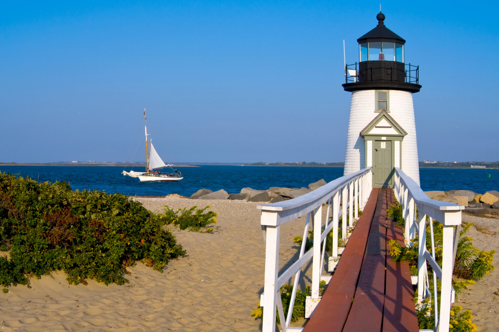 Brant Point Lighthouse in Nantucket jigsaw puzzle in Great Sightings puzzles on TheJigsawPuzzles.com