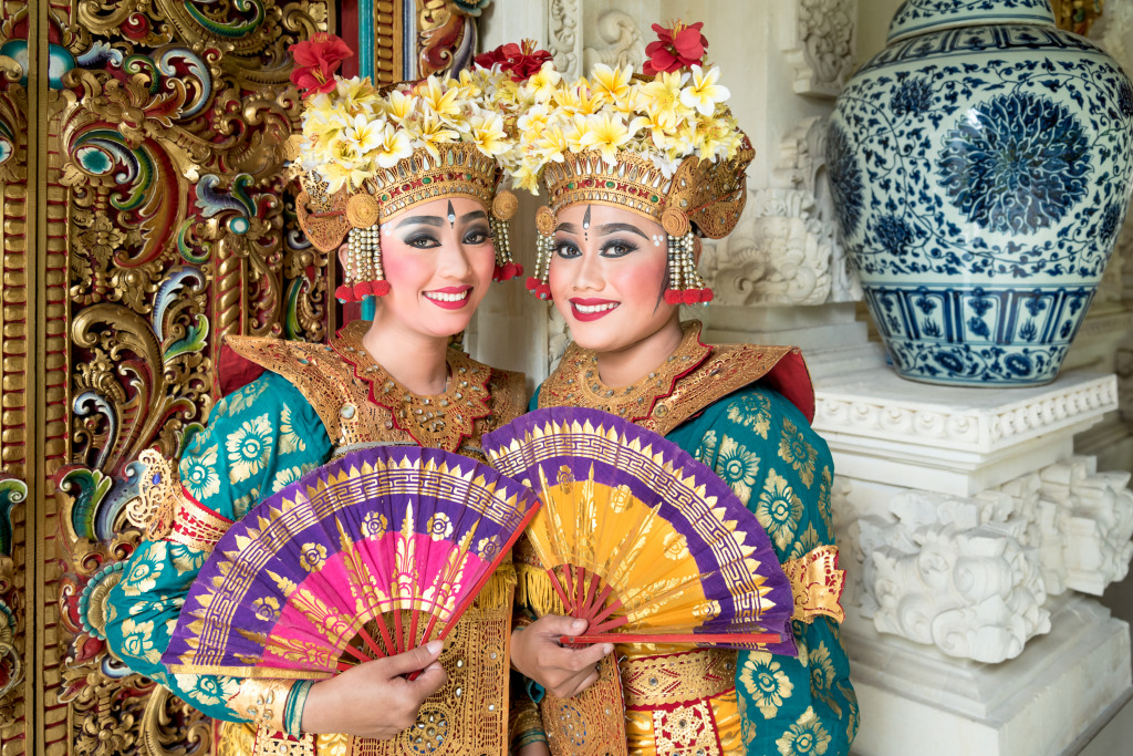 Balinese Legong Dancers jigsaw puzzle in People puzzles on TheJigsawPuzzles.com