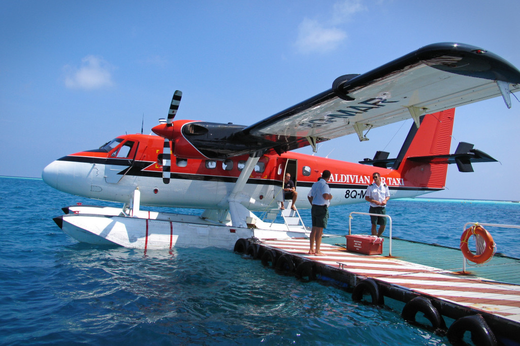 Air Taxi, Maldive Islands jigsaw puzzle in Aviation puzzles on TheJigsawPuzzles.com