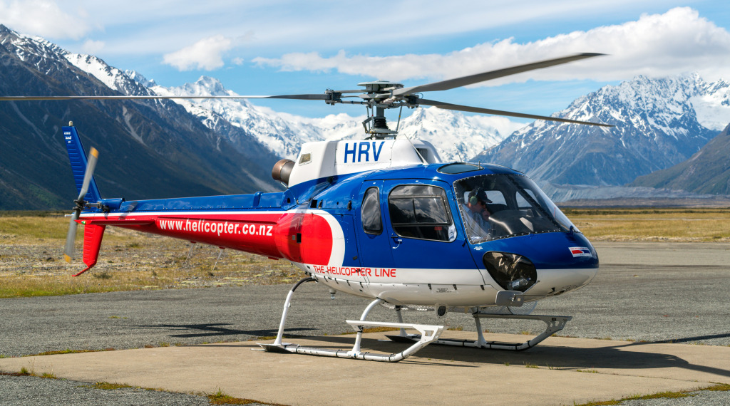 Tourist Helicopter, MT Cook, New Zealand jigsaw puzzle in Aviation puzzles on TheJigsawPuzzles.com