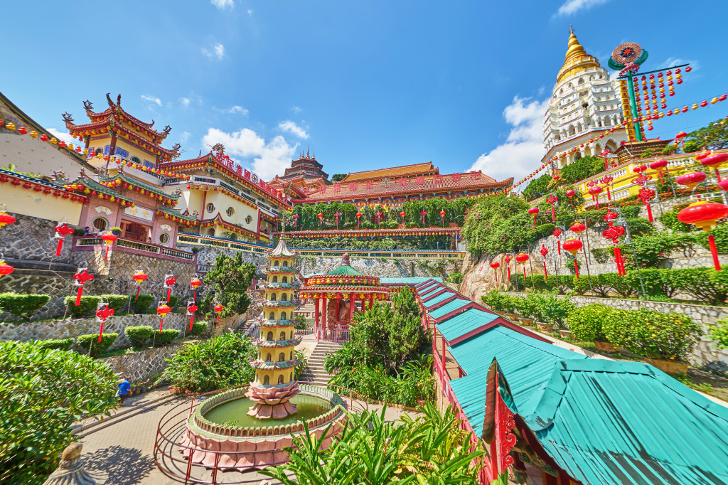 Kek Lok Si Temple, Penang, Malaysia jigsaw puzzle in Puzzle of the Day puzzles on TheJigsawPuzzles.com
