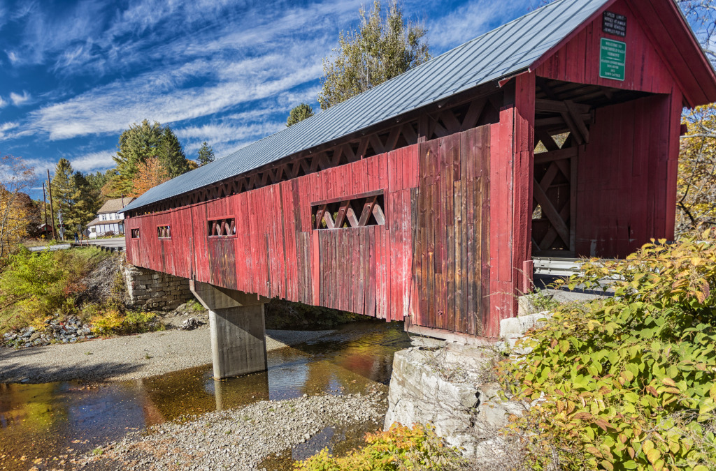 Covered Bridge In Vermont, USA jigsaw puzzle in Bridges puzzles on TheJigsawPuzzles.com
