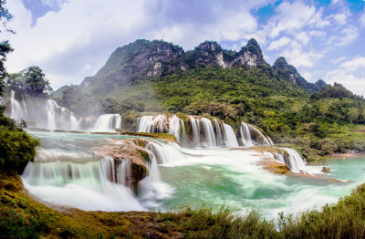 Ban Gioc Waterfall in Caobang, Vietnam jigsaw puzzle in Waterfalls ...