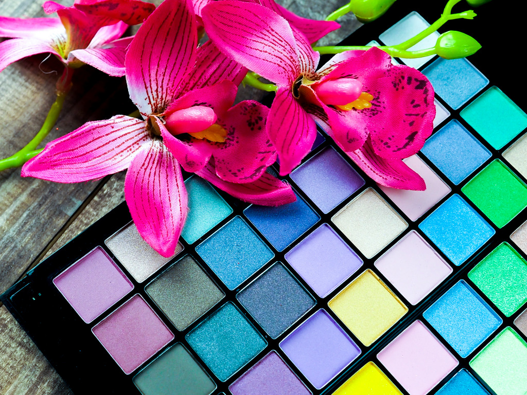 Eyeshadow Closeup jigsaw puzzle in Macro puzzles on TheJigsawPuzzles.com