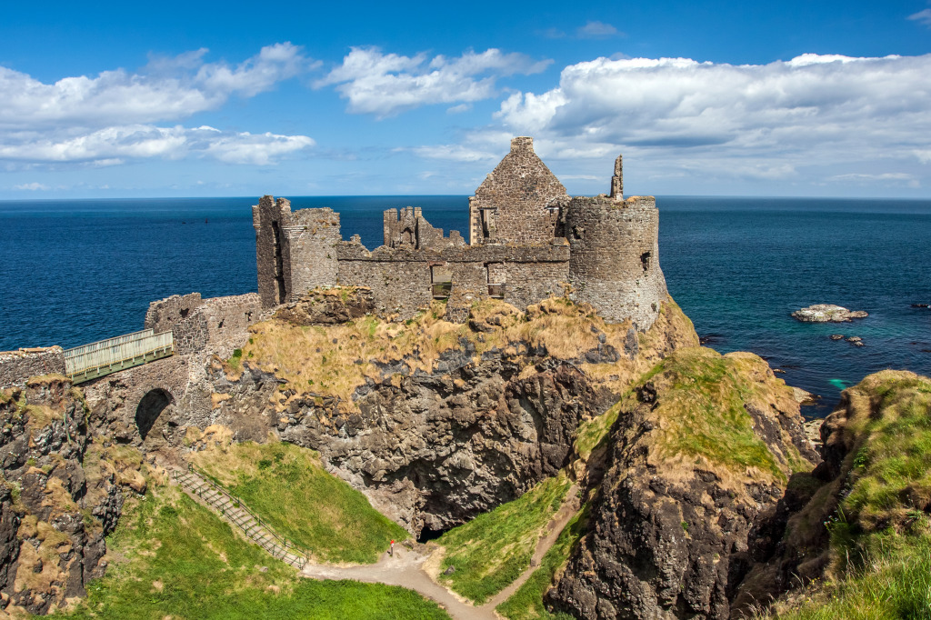 Dunluce Castle, Northern Ireland jigsaw puzzle in Castles puzzles on TheJigsawPuzzles.com